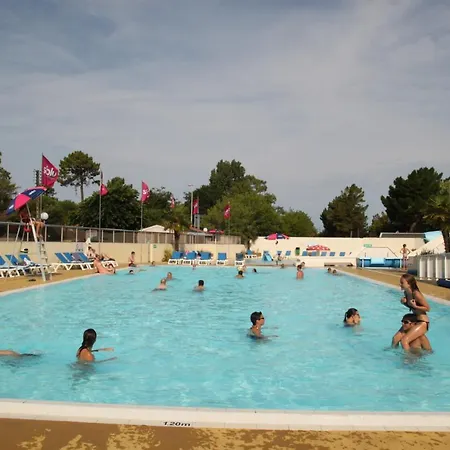 Mobilhome 756 Climatise Le Bois Dormant 4 Etoiles Campsite